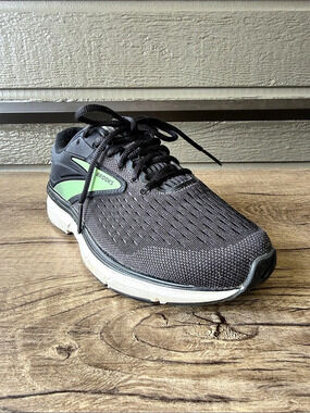 Brooks Adrenaline GTS 22 Athletic Shoes Black & Green US 7 Wide (D)
